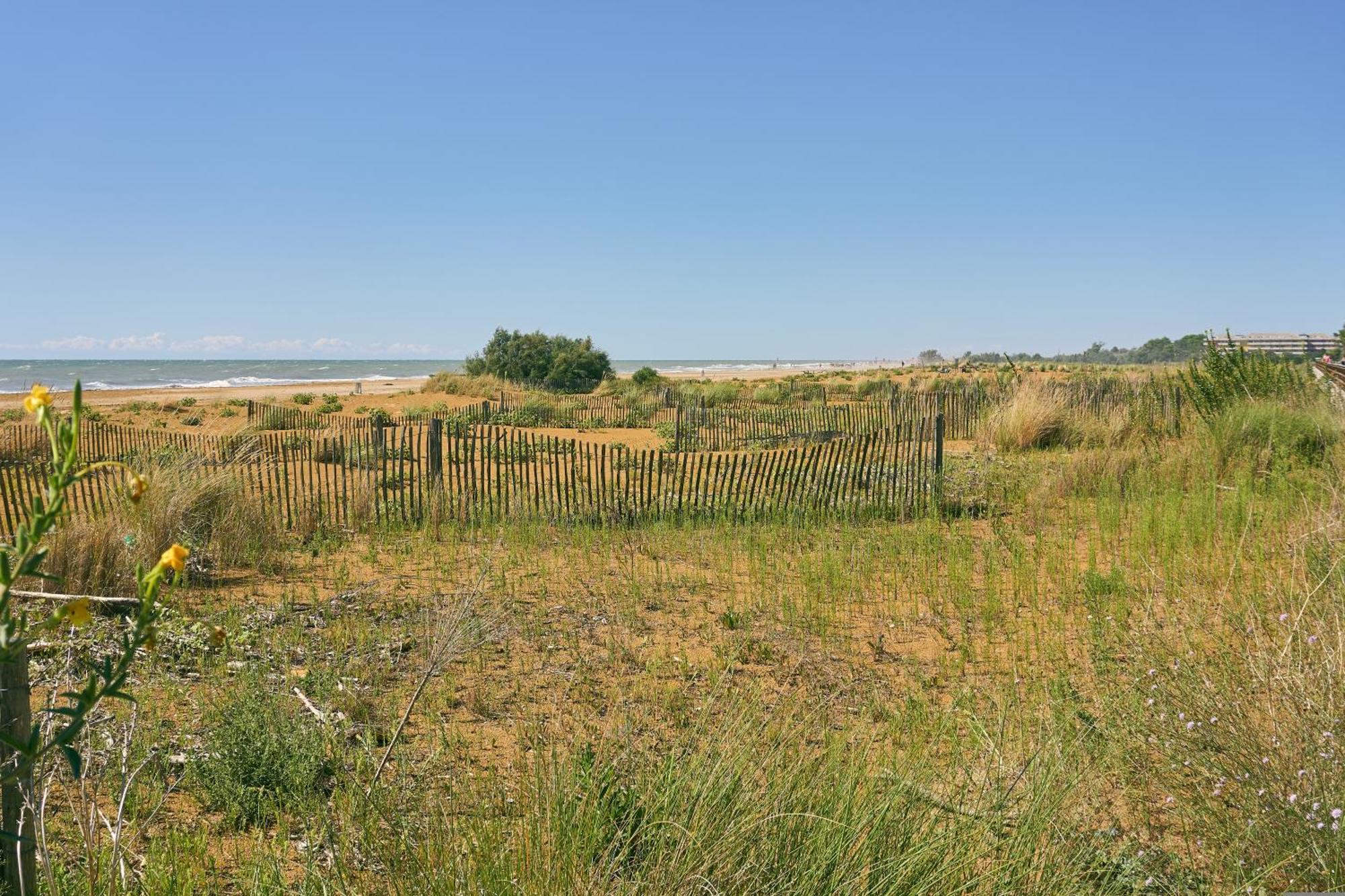 Nice Apartment With Terrace Next To The Sea Bibione Exterior photo