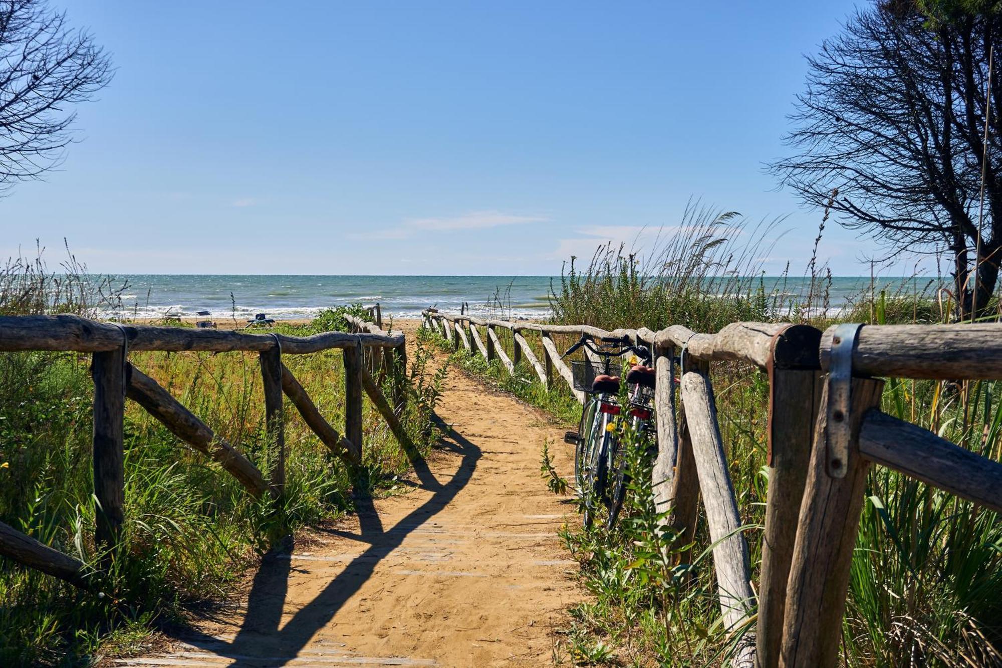 Nice Apartment With Terrace Next To The Sea Bibione Exterior photo